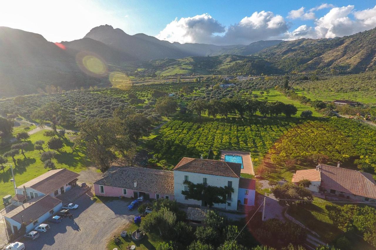 Barone Gr Macri Agriturismo Modi Gerace Exteriör bild