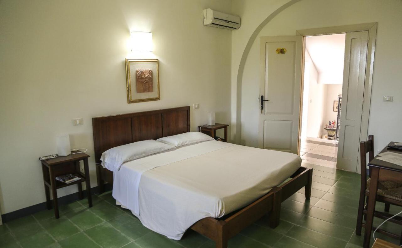 Barone Gr Macri Agriturismo Modi Gerace Exteriör bild